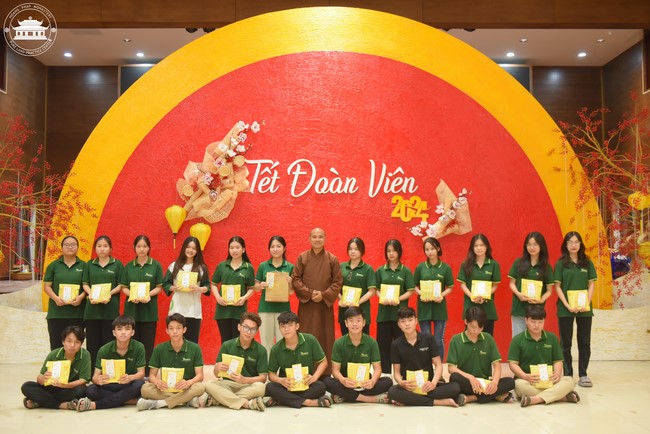 Công tác chuẩn bị đón xuân Giáp Thìn