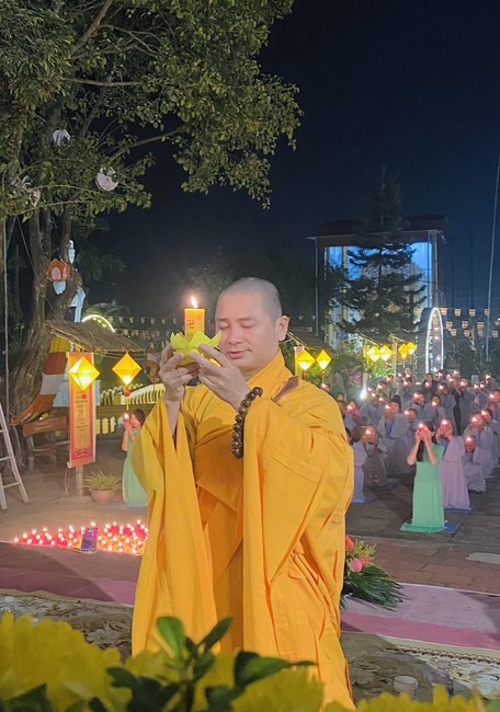 Chùa Đống Cao - Thanh Hoá: Đêm Hội Hoa Đăng Kỷ Niệm Đức Phật A Di Đà