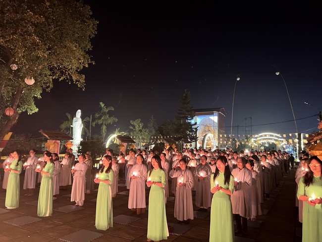 Chùa Đống Cao - Thanh Hoá: Đêm Hội Hoa Đăng Kỷ Niệm Đức Phật A Di Đà