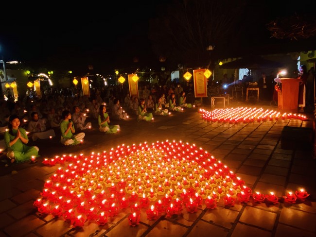 Chùa Đống Cao - Thanh Hoá: Đêm Hội Hoa Đăng Kỷ Niệm Đức Phật A Di Đà