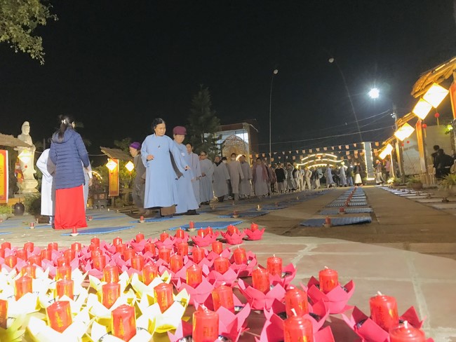 Chùa Đống Cao - Thanh Hoá: Đêm Hội Hoa Đăng Kỷ Niệm Đức Phật A Di Đà