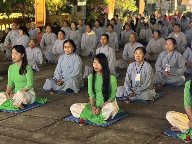 Chùa Đống Cao - Thanh Hoá: Đêm Hội Hoa Đăng Kỷ Niệm Đức Phật A Di Đà