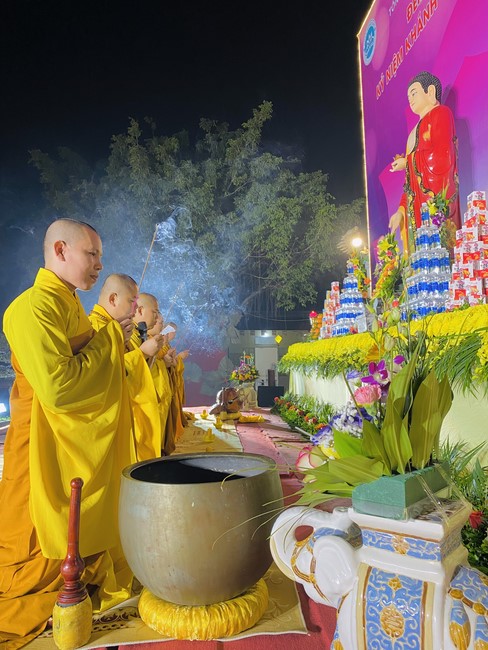 Chùa Đống Cao - Thanh Hoá: Đêm Hội Hoa Đăng Kỷ Niệm Đức Phật A Di Đà