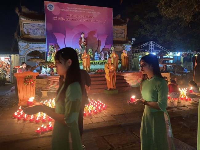 Chùa Đống Cao - Thanh Hoá: Đêm Hội Hoa Đăng Kỷ Niệm Đức Phật A Di Đà