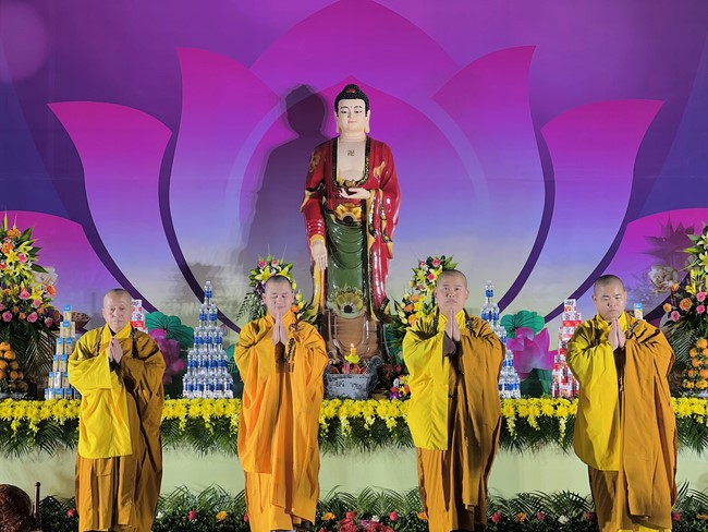 Chùa Đống Cao - Thanh Hoá: Đêm Hội Hoa Đăng Kỷ Niệm Đức Phật A Di Đà