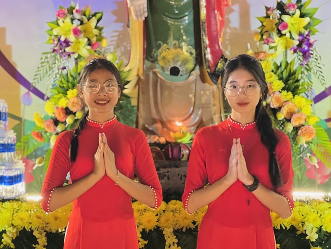 Chùa Đống Cao - Thanh Hoá: Đêm Hội Hoa Đăng Kỷ Niệm Đức Phật A Di Đà