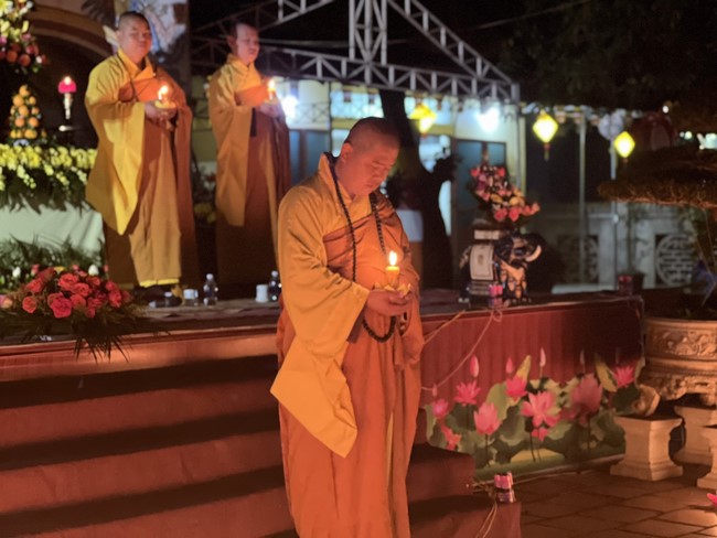 Chùa Đống Cao - Thanh Hoá: Đêm Hội Hoa Đăng Kỷ Niệm Đức Phật A Di Đà