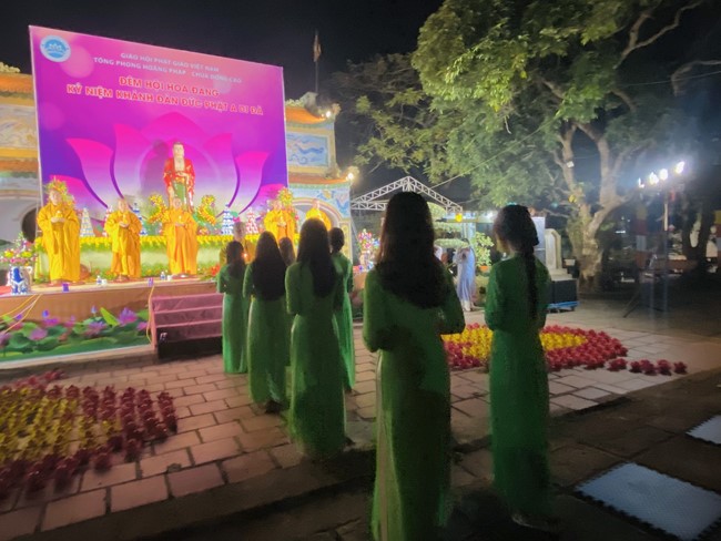 Chùa Đống Cao - Thanh Hoá: Đêm Hội Hoa Đăng Kỷ Niệm Đức Phật A Di Đà