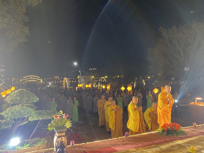 Chùa Đống Cao - Thanh Hoá: Đêm Hội Hoa Đăng Kỷ Niệm Đức Phật A Di Đà