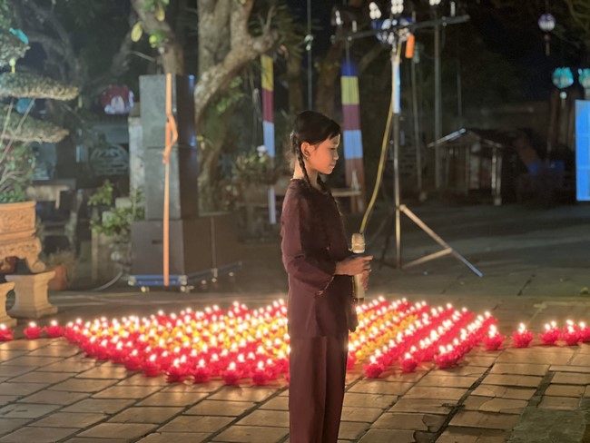 Chùa Đống Cao - Thanh Hoá: Đêm Hội Hoa Đăng Kỷ Niệm Đức Phật A Di Đà