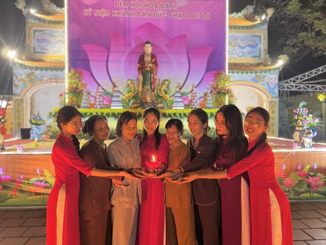 Chùa Đống Cao - Thanh Hoá: Đêm Hội Hoa Đăng Kỷ Niệm Đức Phật A Di Đà