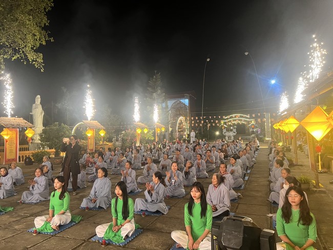 Chùa Đống Cao - Thanh Hoá: Đêm Hội Hoa Đăng Kỷ Niệm Đức Phật A Di Đà