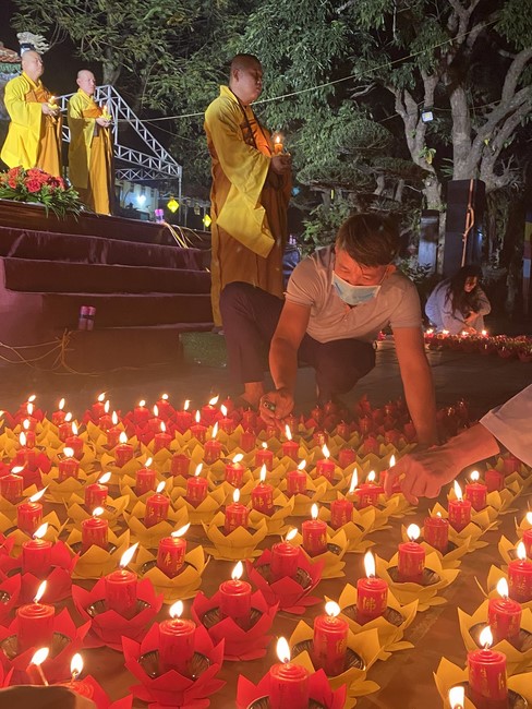 Chùa Đống Cao - Thanh Hoá: Đêm Hội Hoa Đăng Kỷ Niệm Đức Phật A Di Đà