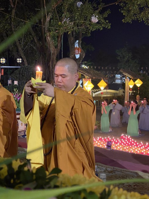 Chùa Đống Cao - Thanh Hoá: Đêm Hội Hoa Đăng Kỷ Niệm Đức Phật A Di Đà