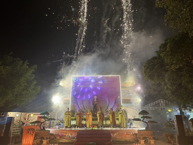 Chùa Đống Cao - Thanh Hoá: Đêm Hội Hoa Đăng Kỷ Niệm Đức Phật A Di Đà