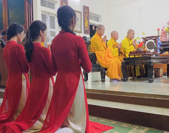 Chùa Đống Cao - Thanh Hoá: Đêm Hội Hoa Đăng Kỷ Niệm Đức Phật A Di Đà