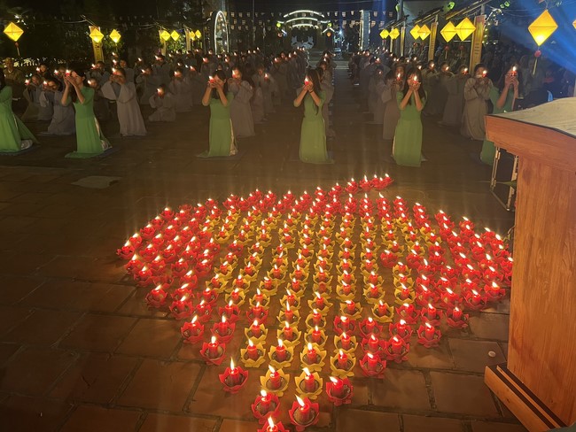 Chùa Đống Cao - Thanh Hoá: Đêm Hội Hoa Đăng Kỷ Niệm Đức Phật A Di Đà