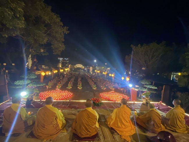 Chùa Đống Cao - Thanh Hoá: Đêm Hội Hoa Đăng Kỷ Niệm Đức Phật A Di Đà