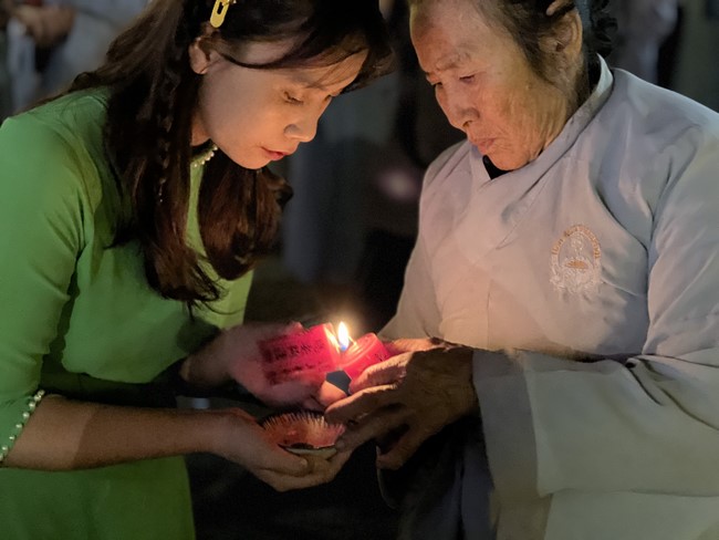 Chùa Đống Cao - Thanh Hoá: Đêm Hội Hoa Đăng Kỷ Niệm Đức Phật A Di Đà
