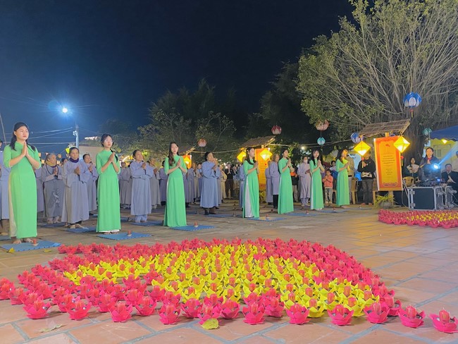 Chùa Đống Cao - Thanh Hoá: Đêm Hội Hoa Đăng Kỷ Niệm Đức Phật A Di Đà