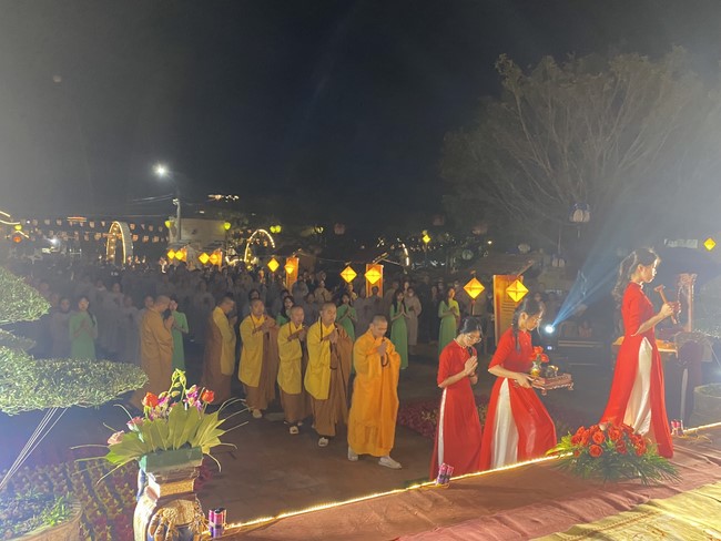 Chùa Đống Cao - Thanh Hoá: Đêm Hội Hoa Đăng Kỷ Niệm Đức Phật A Di Đà