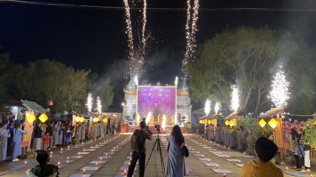 Chùa Đống Cao - Thanh Hoá: Đêm Hội Hoa Đăng Kỷ Niệm Đức Phật A Di Đà