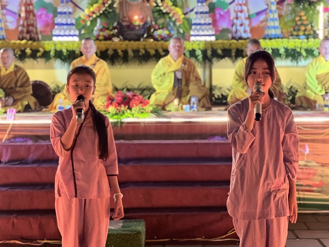 Chùa Đống Cao - Thanh Hoá: Đêm Hội Hoa Đăng Kỷ Niệm Đức Phật A Di Đà