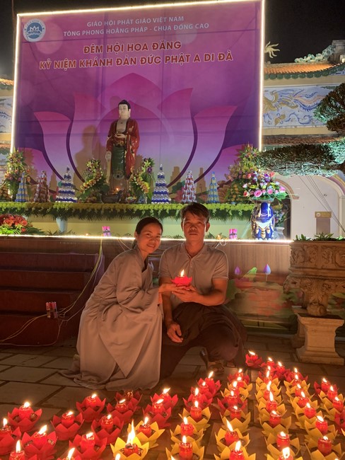 Chùa Đống Cao - Thanh Hoá: Đêm Hội Hoa Đăng Kỷ Niệm Đức Phật A Di Đà