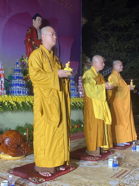 Chùa Đống Cao - Thanh Hoá: Đêm Hội Hoa Đăng Kỷ Niệm Đức Phật A Di Đà