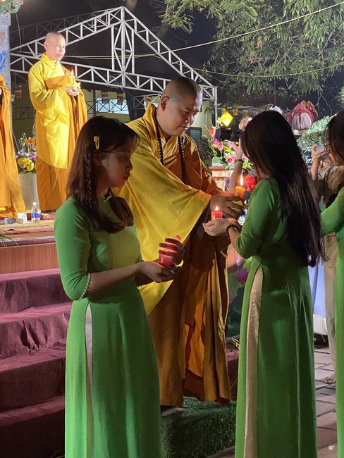 Chùa Đống Cao - Thanh Hoá: Đêm Hội Hoa Đăng Kỷ Niệm Đức Phật A Di Đà