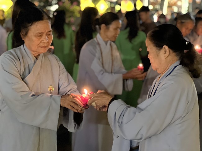 Chùa Đống Cao - Thanh Hoá: Đêm Hội Hoa Đăng Kỷ Niệm Đức Phật A Di Đà