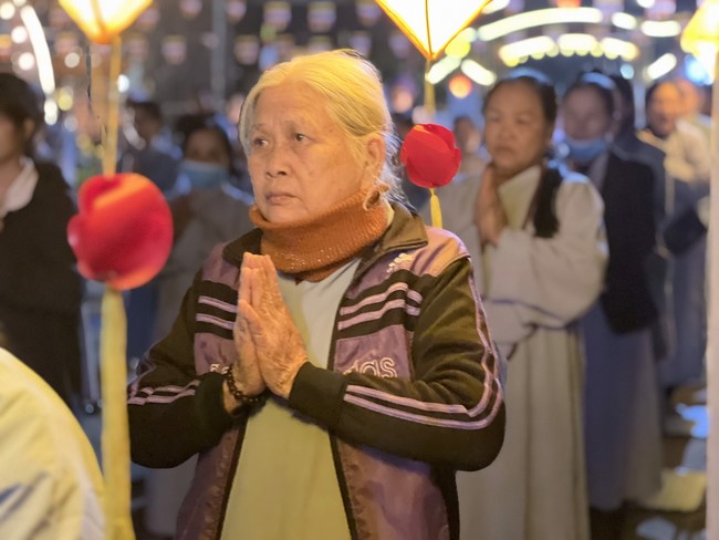 Chùa Đống Cao - Thanh Hoá: Đêm Hội Hoa Đăng Kỷ Niệm Đức Phật A Di Đà