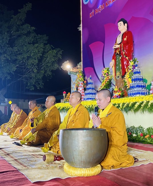 Chùa Đống Cao - Thanh Hoá: Đêm Hội Hoa Đăng Kỷ Niệm Đức Phật A Di Đà