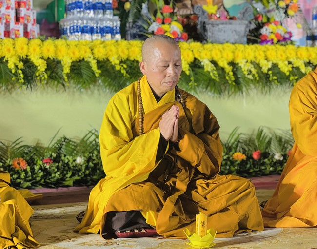 Chùa Đống Cao - Thanh Hoá: Đêm Hội Hoa Đăng Kỷ Niệm Đức Phật A Di Đà