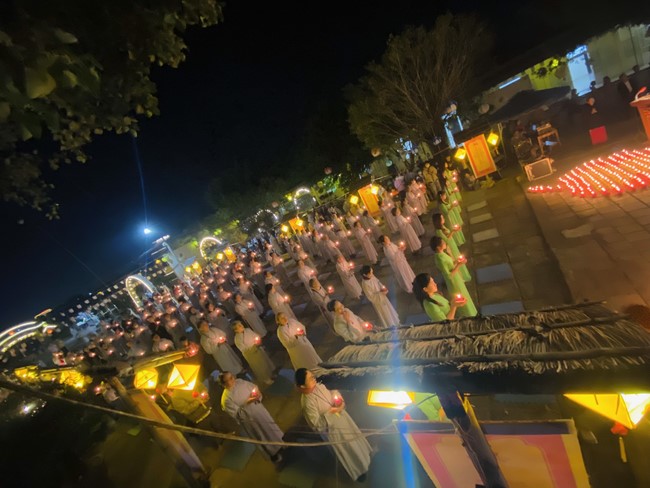 Chùa Đống Cao - Thanh Hoá: Đêm Hội Hoa Đăng Kỷ Niệm Đức Phật A Di Đà