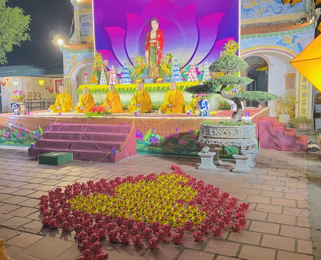 Chùa Đống Cao - Thanh Hoá: Đêm Hội Hoa Đăng Kỷ Niệm Đức Phật A Di Đà