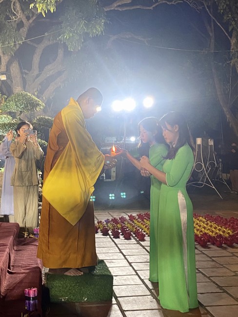 Chùa Đống Cao - Thanh Hoá: Đêm Hội Hoa Đăng Kỷ Niệm Đức Phật A Di Đà