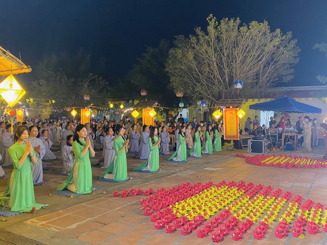 Chùa Đống Cao - Thanh Hoá: Đêm Hội Hoa Đăng Kỷ Niệm Đức Phật A Di Đà