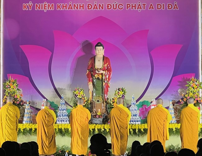 Chùa Đống Cao - Thanh Hoá: Đêm Hội Hoa Đăng Kỷ Niệm Đức Phật A Di Đà