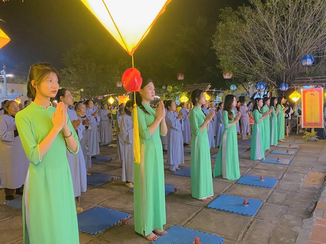 Chùa Đống Cao - Thanh Hoá: Đêm Hội Hoa Đăng Kỷ Niệm Đức Phật A Di Đà