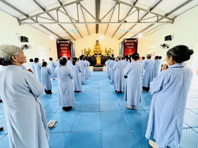 One - Day Practice at Dong Cao pagoda, Thanh Hoa