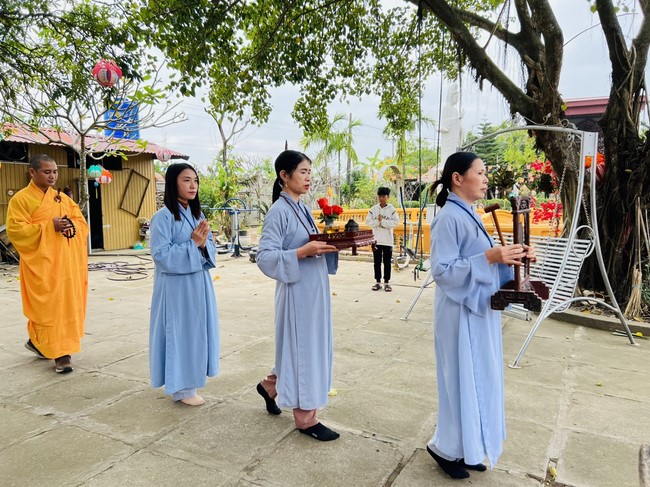 One - Day Practice at Dong Cao pagoda, Thanh Hoa