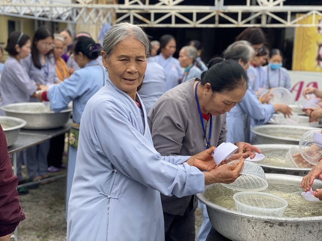 One - Day Practice at Dong Cao pagoda, Thanh Hoa