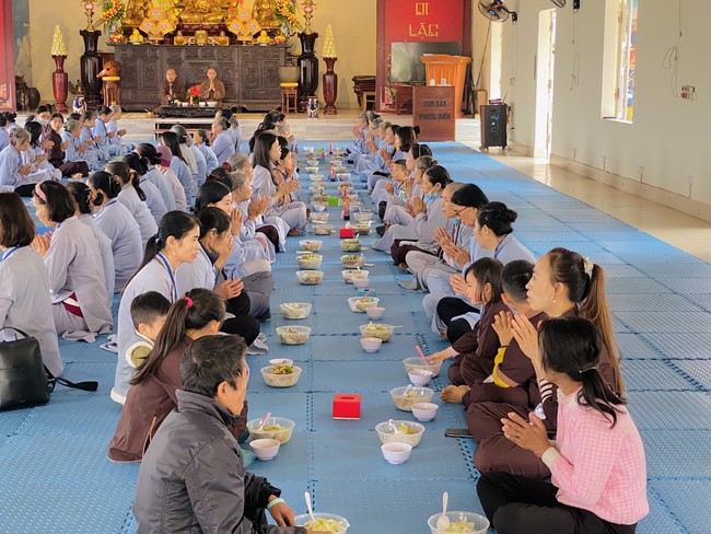 One - Day Practice at Dong Cao pagoda, Thanh Hoa