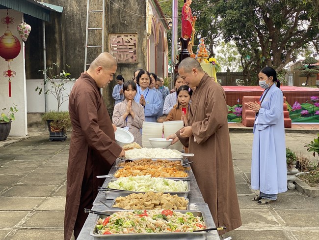 One - Day Practice at Dong Cao pagoda, Thanh Hoa
