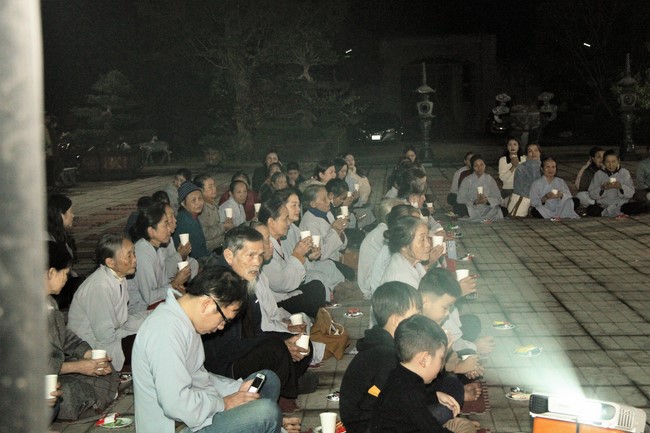 Youth towards Buddhism Retreat and Tea Meditation at Giai Lam pagoda, Ha Tinh