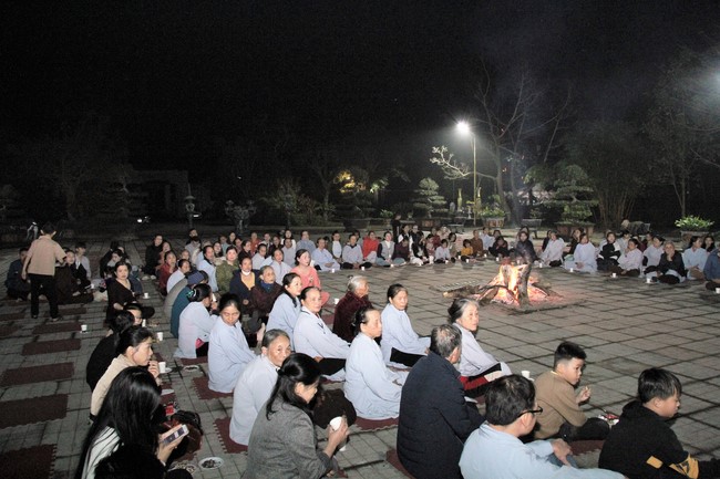 Youth towards Buddhism Retreat and Tea Meditation at Giai Lam pagoda, Ha Tinh