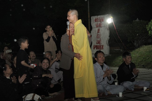 Youth towards Buddhism Retreat and Tea Meditation at Giai Lam pagoda, Ha Tinh