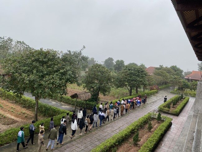 Youth towards Buddhism Retreat and Tea Meditation at Giai Lam pagoda, Ha Tinh
