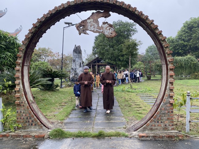 Youth towards Buddhism Retreat and Tea Meditation at Giai Lam pagoda, Ha Tinh